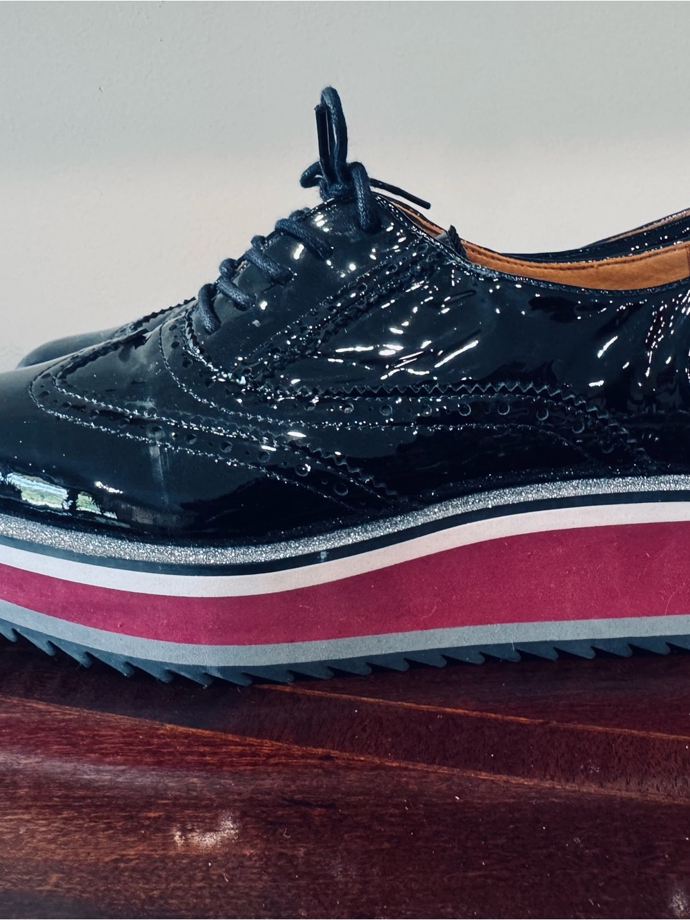 Johnston & Murphy Women’s “Gracelyn” Patent Leather Wingtip Oxfords Size 8